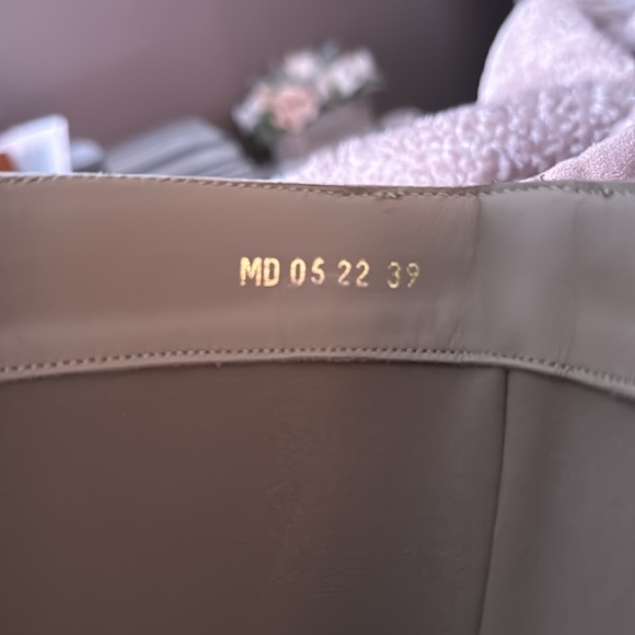 Never used camouflage buckle up & side zipper up rain boots size 8 - Picture 3 of 9